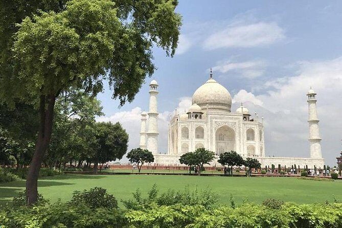 Taj Mahal Tour by Gatimaan Express Train With Lunch At 5 Star Hotel - A Deep Dive into the Experience