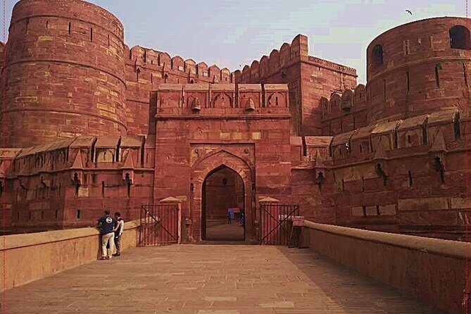 Taj Mahal,Agra fort and Baby Taj tour from Delhi by Express train - Lunch Break: Tasting Local Flavors