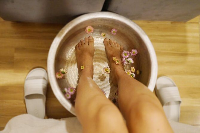 Tan Son Nhat Airport Foot & Head Neck Shoulder Massage 60 Minutes - The Sum Up