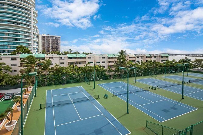 Tennis Lessons - Tennis Lessons Review: A Friendly, Flexible Way to Play in Miami