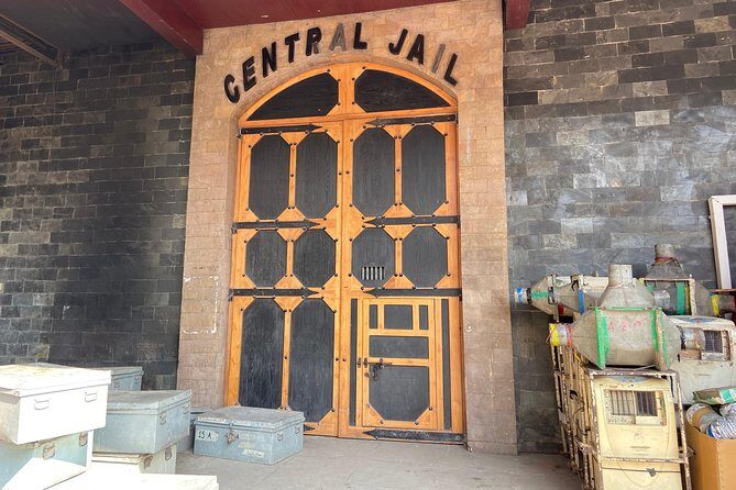 The Famous Bollywood Tour of Mumbai - The Practicalities: What to Expect