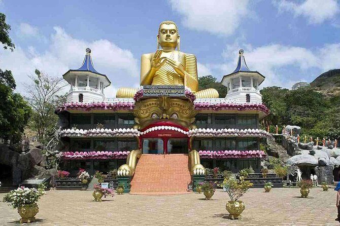 The Isle of The Pearl - 14 Days Tour - Day 1 & 2: Starting in Negombo and Heading to Kandy