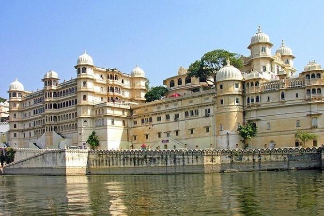 Udaipur City Tour With Kumbhalgarh Fort & Ranakpur Jain Temple Tour In 2 Days - Day 2: Kumbhalgarh Fort & Ranakpur Jain Temple