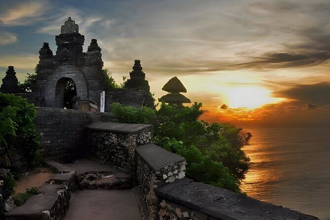 Uluwatu Sunset,Kecak Dance and Diner Seafood In Jimbaran - Authentic Experiences Based on Reviews