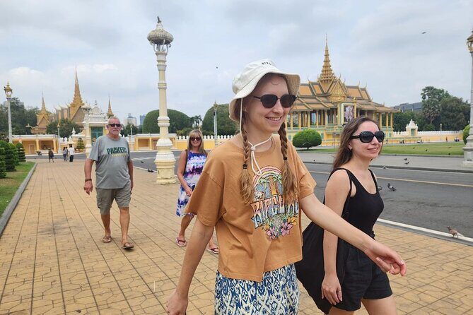 Visit 11 Places in One Day including S21 & Killing Field - Who Should Book This Tour?