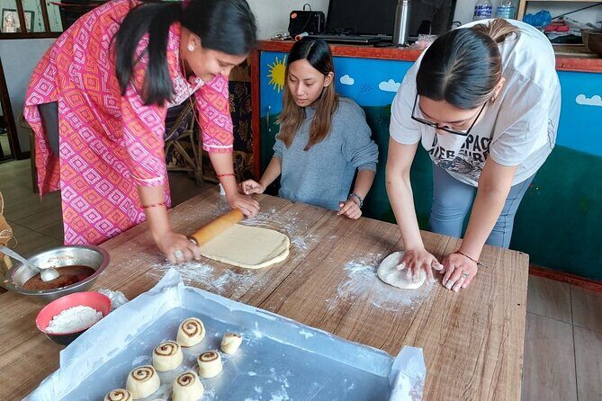 Volunteer program with children and women - The Sum Up