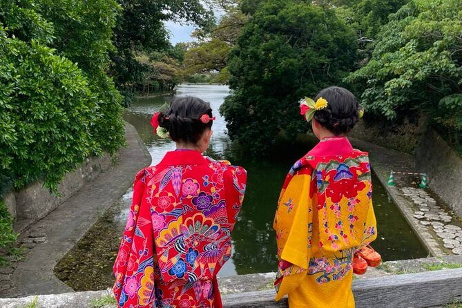 Walking around town in a kimono, you can choose your favorite kimono from the traditional Okinawan costumes "Ryuso", "Kimono", "Yukata" Hairset & Lipstick & Kimono & Rental FeeAll Comic Book - Who Should Consider This Tour?