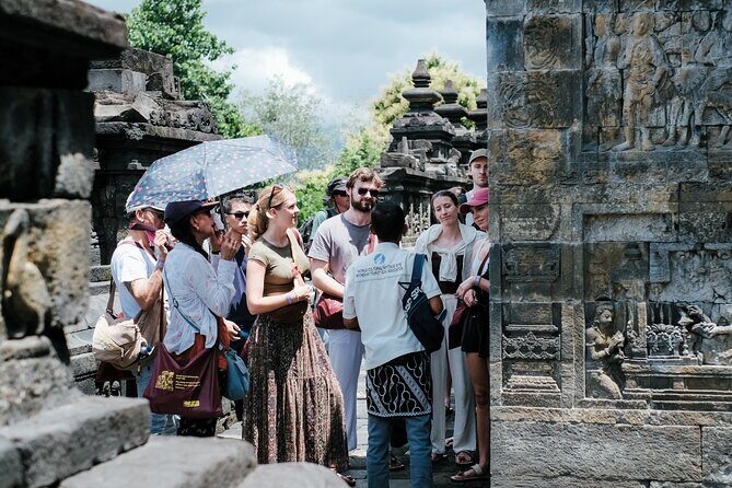 Yogyakarta Borobudur Climb Up And Prambanan Temples Sharing Tour - Who Should Consider This Tour?