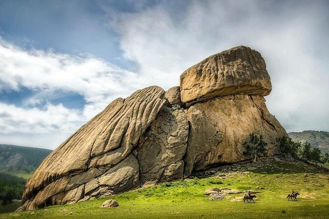 1 Day Chinggis Khaan Statue & Terelj National Park Private tour - The Iconic Genghis Khaan Statue Complex