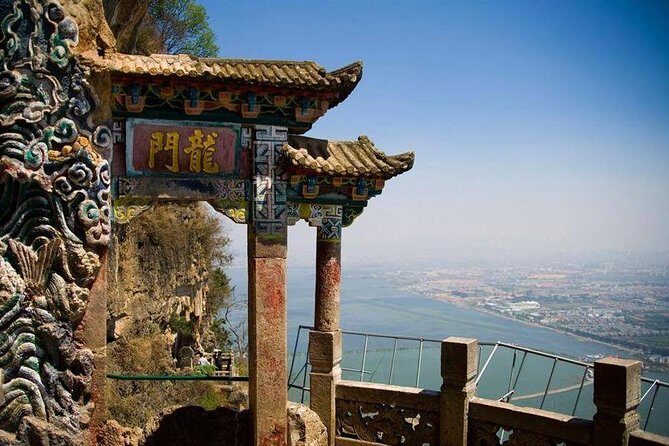 1-Day Mountain and Flower Tour in Kunming - The Fascinating World of Dounan Flower Market