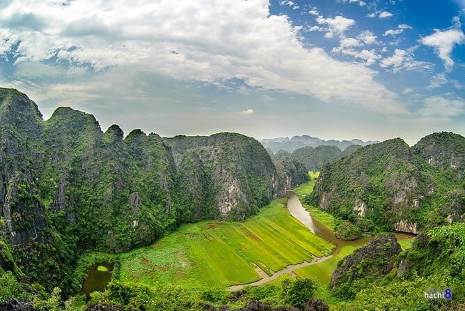 2-day Ninh Binh & Halong Bay: 2 World Heritage Sites - The Experience in Context