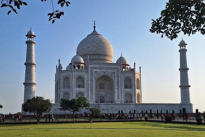 2-day Taj mahal & Fort tour with Tiger Safari from Mumbai - Day 1: From Delhi to Agra