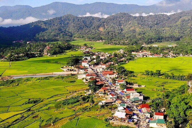 2 Day Trip to Pu Luong Nature Reserve from Hanoi - Day 1: Trekking Through Rice Terraces and Visiting Kho Muong Village