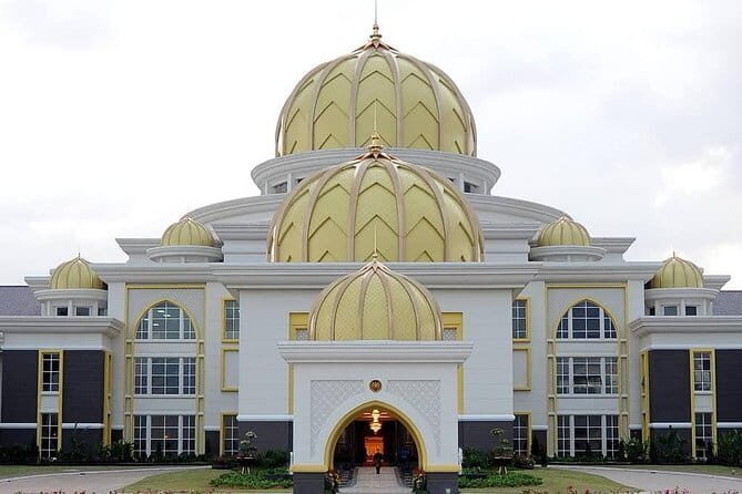23 Attractions: Guided Full Day Kuala Lumpur Customizable Orientation Tour - Practical Details and Tips