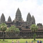 3-Day Cycling Tour In Siem Reap Angkor - Day 2: Sunrise, Angkor Wat, and the iconic temples