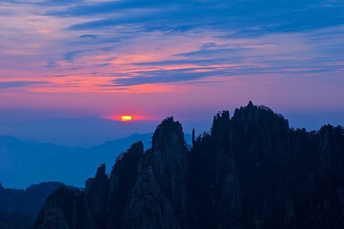 3-Day Huangshan Private Tour:Yellow Mountain,Tangmo Village and Tunxi Old Street - Who Is This Tour Best For?