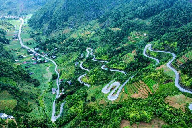 3 Days Ha Giang Motorbike Private Tour To Hidden Trails - Day 1: From Ha Giang to Du Gia — Entering the Heart of the Limestone Plateau