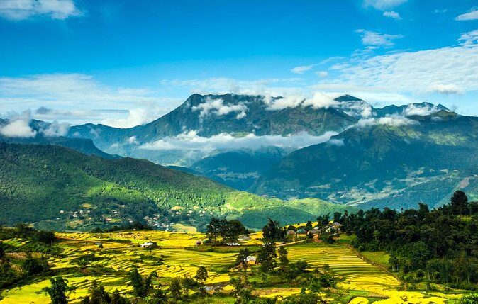 3days 3nights private tour Sapa trekking 1 way train 1 way luxury bus from Hanoi - The Cultural and Scenic Experience