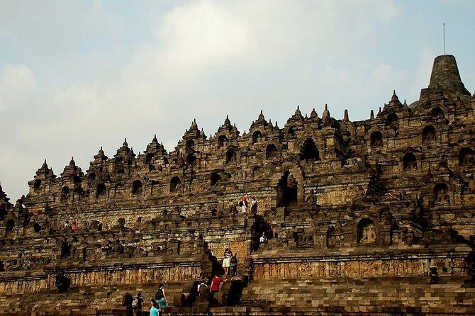 6 Days Yogyakarta Heritage & Adventure Tour - What’s Included and What’s Not