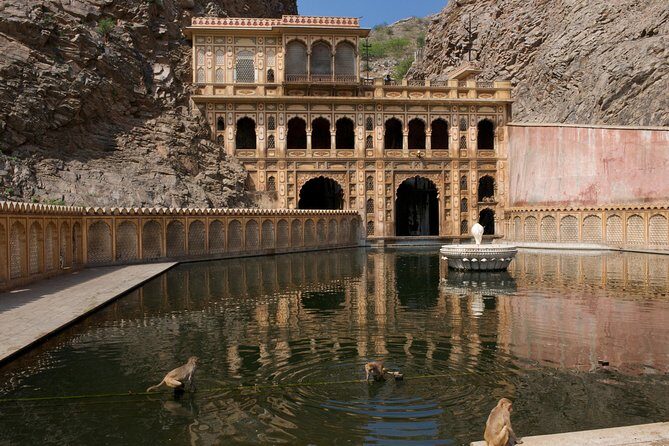 Abhaneri And Galta Ji Same Day Tour - Discovering Abhaneri’s Step Well: A Marvel from the Past