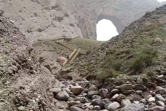 All Inclusive Private Day Trip to Shipton's Arch from Kashgar - Food and Refreshments: The Picnic Lunch