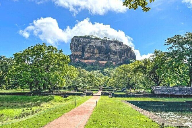 All Inclusive Sigiriya & Wildlife safari Day Tour from Colombo - Sigiriya Museum: A Peek into the Past