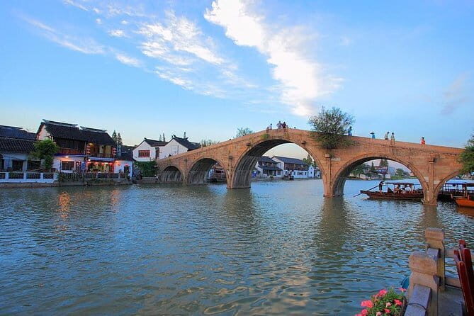 All-inclusive Zhujiajiao Water Village Tour by Public Transportation - An In-Depth Look at the Zhujiajiao Water Village Tour