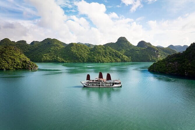 Amanda Enchanted 3 Day Lan Ha Bay Escape - Day 1: Exploring the quieter side of Halong Bay