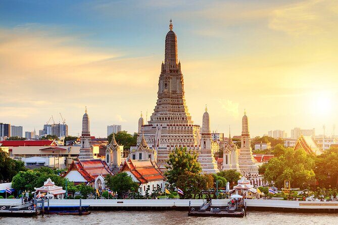 Amazing Bangkok Tour : Royal Grand Palace, Wat Phra Kaew and Wat Arun (SHA Plus) - The Sum Up