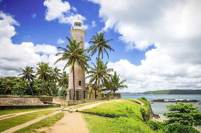 Ancient Dutch Fort Tour and River Safari from Galle - Exploring Galle: A City of Contrasts