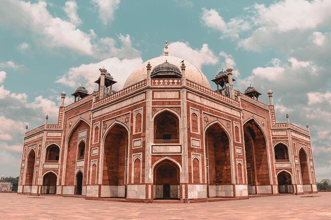 Audio Guided Walk of Humayun's Tomb & Nizammudin Basti, Delhi on HopOn India App - Who Will Love This Tour?