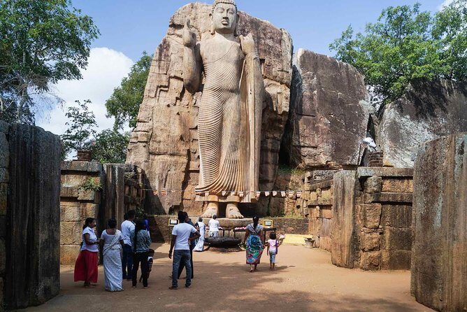 Aukana and Anuradhapura Day Tour From Colombo - Key Points