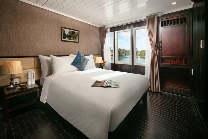 Bai Tu Long Bay Overnight Cruise from Hanoi Inlcuded Transfer - Who Would Love This Tour?