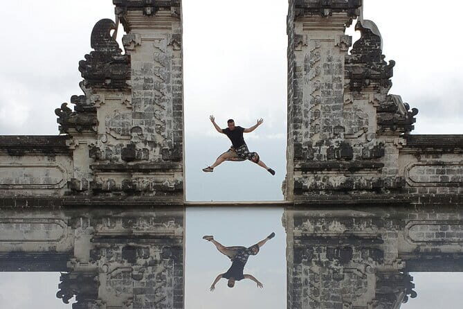 Bali Classic Volkswagen Safari and Gate of Heaven with East Bali - Tirta Gangga Water Palace