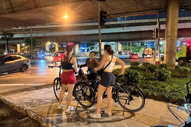 Bangkok: Discover Thonburi by Night: Evening City Bike Tour - FAQ