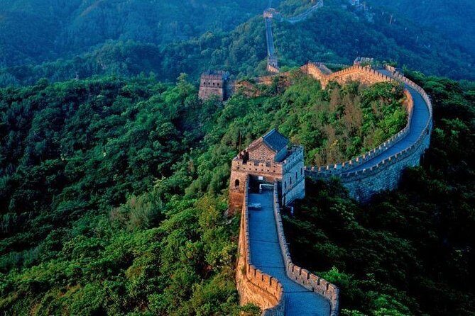 Beijing Private Tour of Mutianyu Great Wall, Hou Hai, Hutong + Kungfu Show - Exploring Hou Hai and the Historic Hutongs