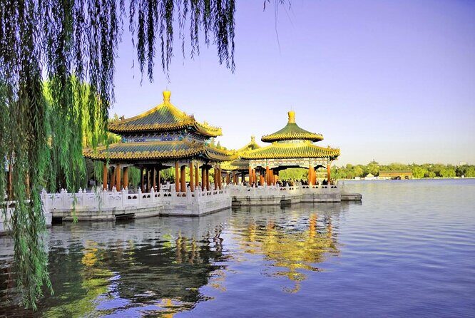 Beijing Private Tour with Forbidden City, Beihai Park, Jingshan & Acrobatic Show - Tiananmen Square — The Heart of Beijing