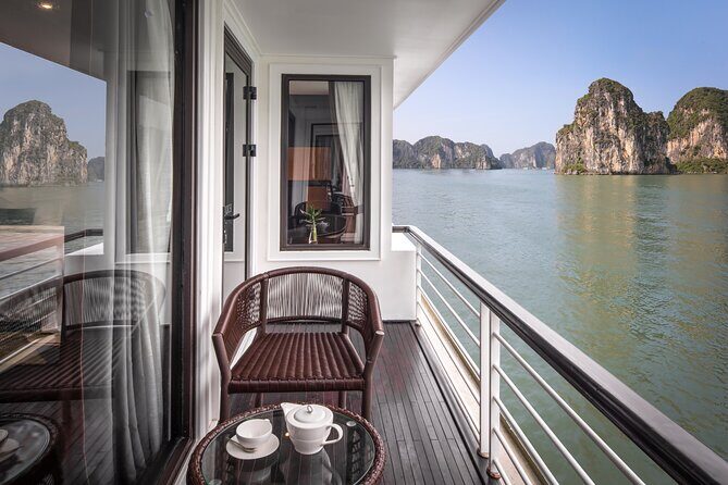 Boss Cruise 2-day Explore Halong Bay from Hanoi - Day 2: Exploring More of Halong Bay