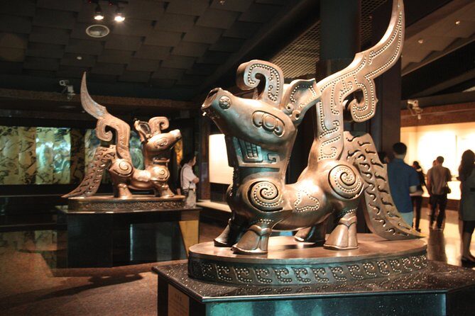 Chengdu Panda Base and Sanxingdui Museum Day Tour - Transition to Sanxingdui Museum