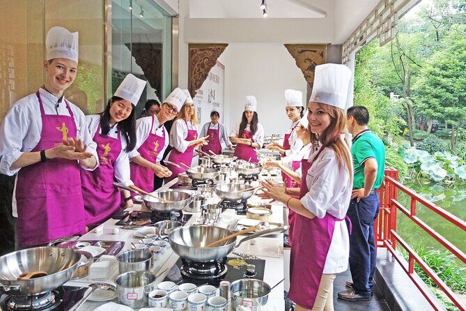 Chengdu Panda Base visit Sichuan cuisine learning experience - Who Should Consider This Tour?