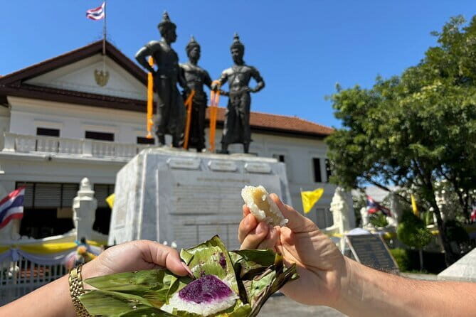 Chiang Mai Private Walking Tasting Tour with Secret Food Tours - Street Food on Intrawarorot Road: The Heart of Northern Thai Flavors