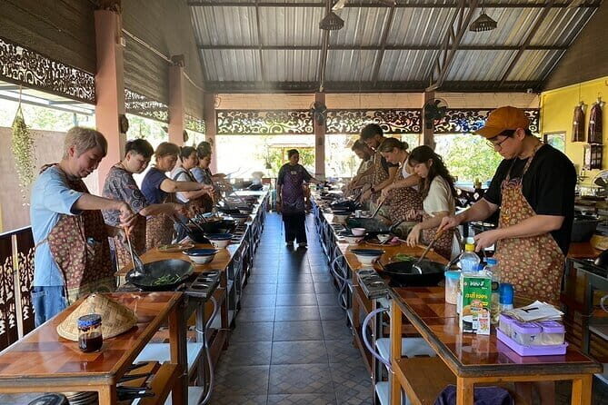 Chiang Mai Thai Cooking Market Tour with Lakeside Pavilions - Who Will Love This Tour?