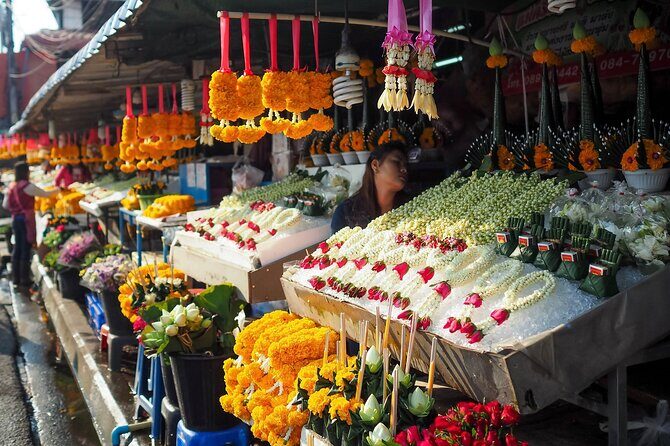 Chiang Mai Tuk Tuk Evening Tour with Temples & Street Foods - Practical Tips for Tour Day