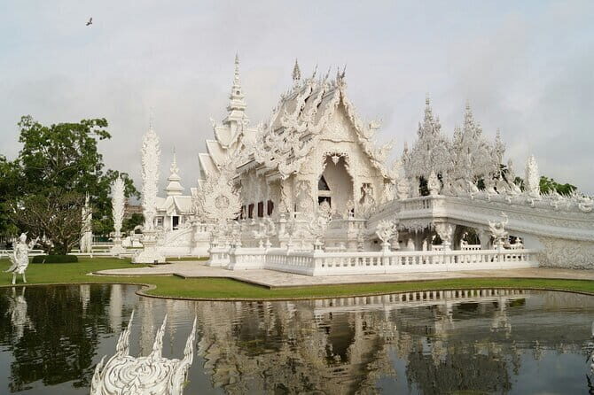 Chiang Rai Tour White Temple Golden Triangle Boat Ride to Laos - Why This Tour Offers Great Value