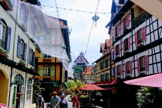 Colmar Tropicale, Bukit Tinggi with a Batu Caves Day Tour - The Journey to Bukit Tinggi: A Scenic Drive