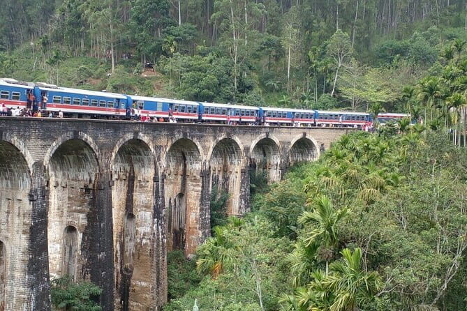 Day Tour Ella with Train Ride, Little Adams Peak and Nine Arches - FAQ