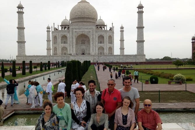 Delhi to Taj Mahal Same Day Private Tour with Lunch - Detailed Breakdown of the Experience