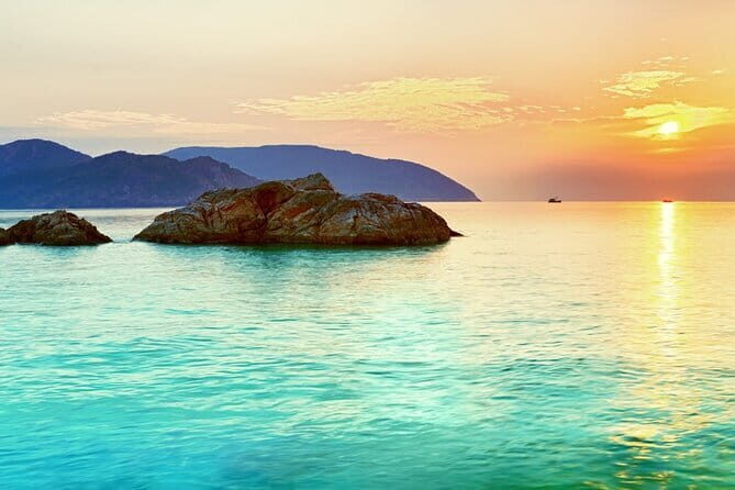 Discover Con Son Bay and Cau Island - The Practical Details