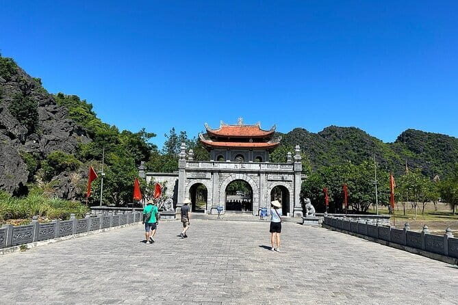 Discover Ninh Binh with a group of 11: Cycling, Lunch & Boat Tour - Practical Details and Tips