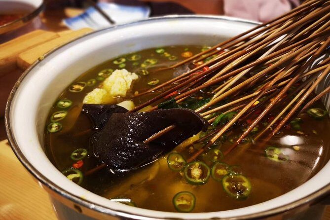 Discovery more Chengdu evening food tour with locals - Who Is This Tour Best Suited For?
